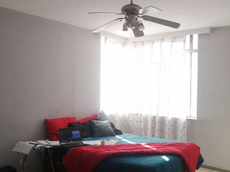 Spacious and Convenient Flat in the Heart of Sunnyside! - Photo 10