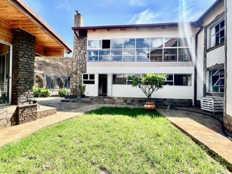 7 Bedroom House FOR SALE in Auasblick - Photo 4