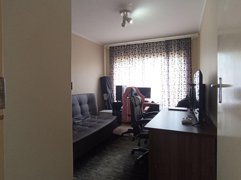 THE REEDS - 2 BEDROOM - 2 LIVING AREAS - Photo 8