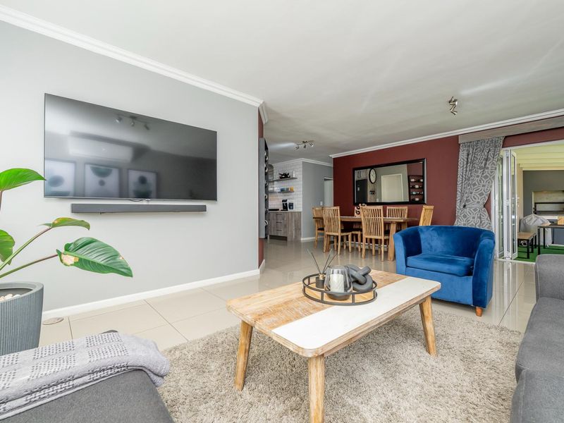 Modern 3 Bedroom Townhouse to Rent in 24-Hour Manned Camelot Estate, Zonnendal Kraaifontein - Photo 4