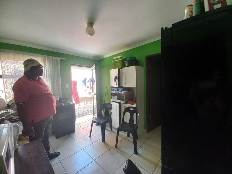 Kuisebmond, Walvis Bay:  Home with 3 Flats if for Sale - Photo 3