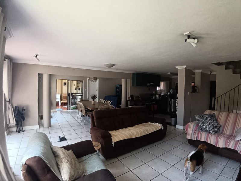 Congella Crescent, 3 Bed Duplex house for sale - Photo 4