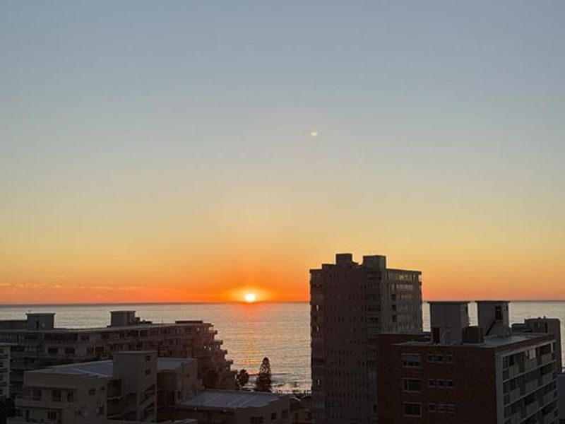 🌊 Coastal Living at Its Finest | Sea Point : Unfurnished 2 bedroom/1.5 bathroom - Photo 8