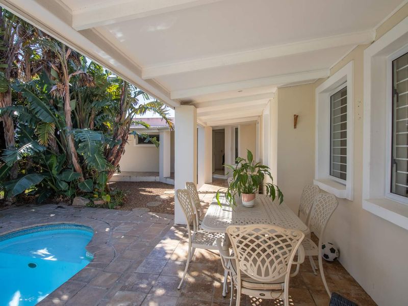 Spacious Private Family Living with Income-Generating Flat in Capri Village! - Photo 8