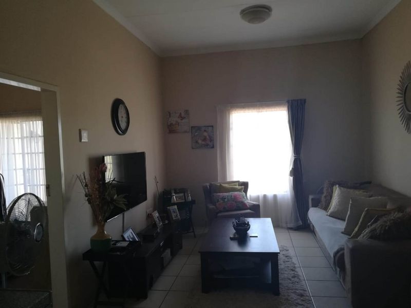 1 bedroom Townhouse in NORKEM PARK EXT 2 - Photo 3
