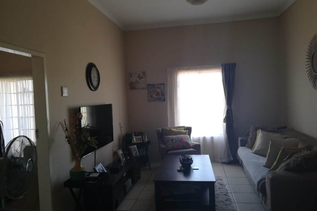 1 bedroom Townhouse in NORKEM PARK EXT 2 - Photo 3