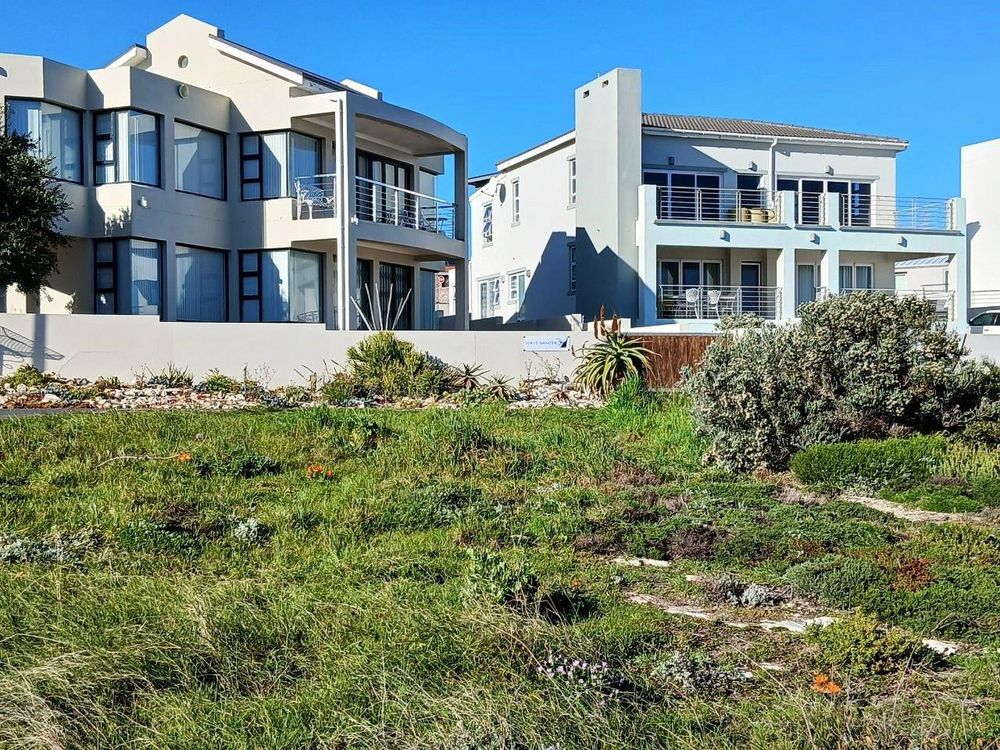 Focusing on 2 of the Houses - facing the Sea.