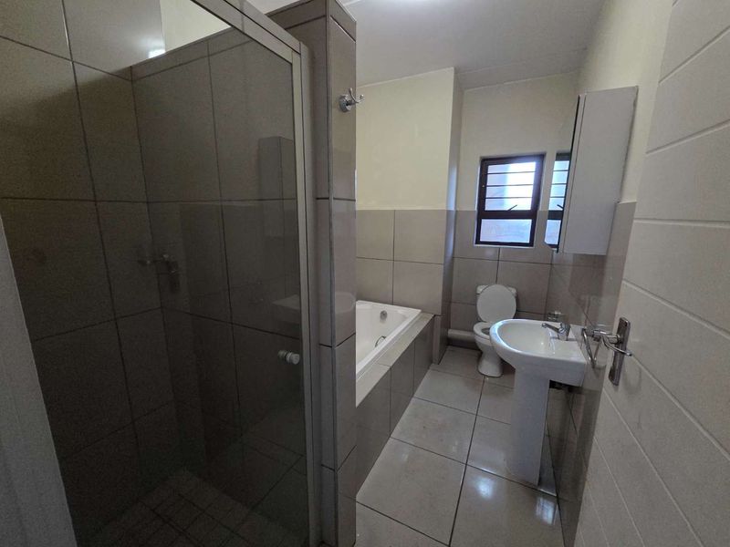 2-Bedroom Garden Unit - Photo 4