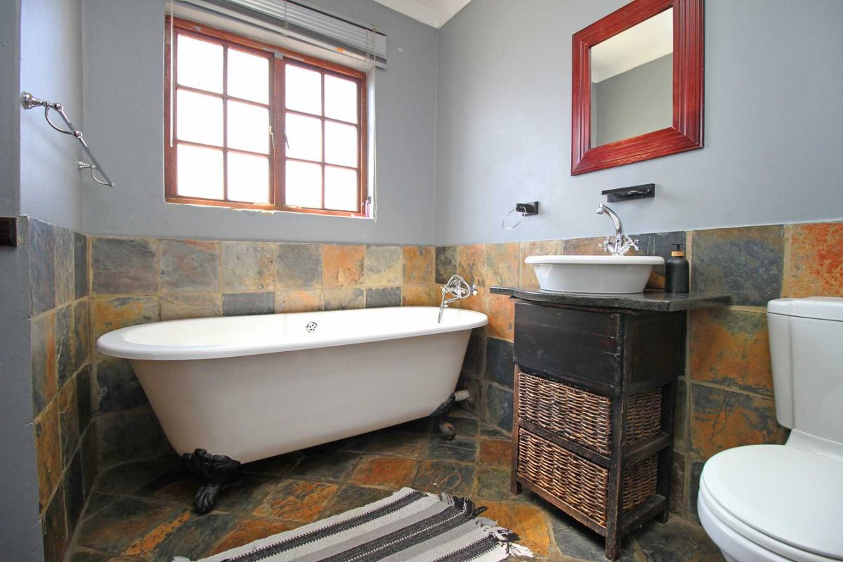 Modern Family Home in Secure Complex – Full Title & Free Living! - Photo 2