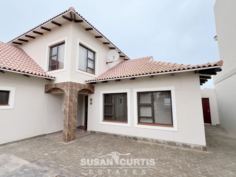 READY TO MOVE IN! - Photo 4