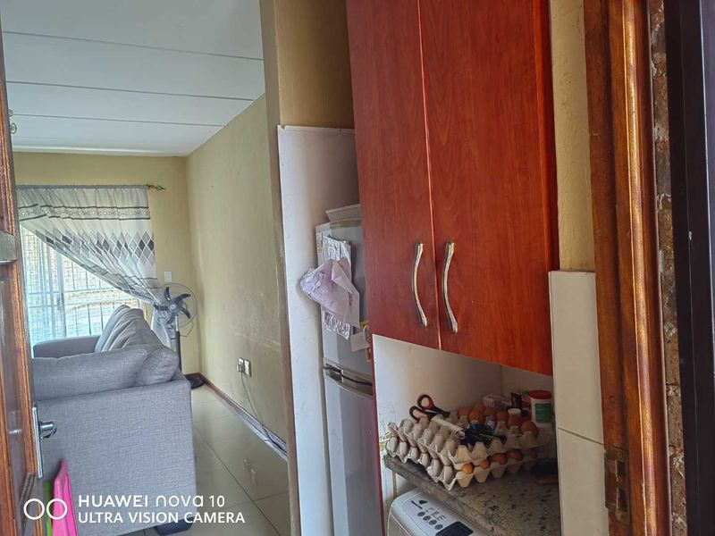 Calling our investors and first time buyers to grab this beautiful 2 bedroom groundfloor Apartment for sale - Photo 7