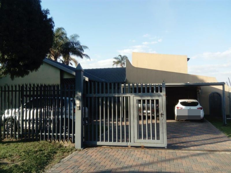 House for Rent in van Riebeeck Park Kempton Park - Photo 2