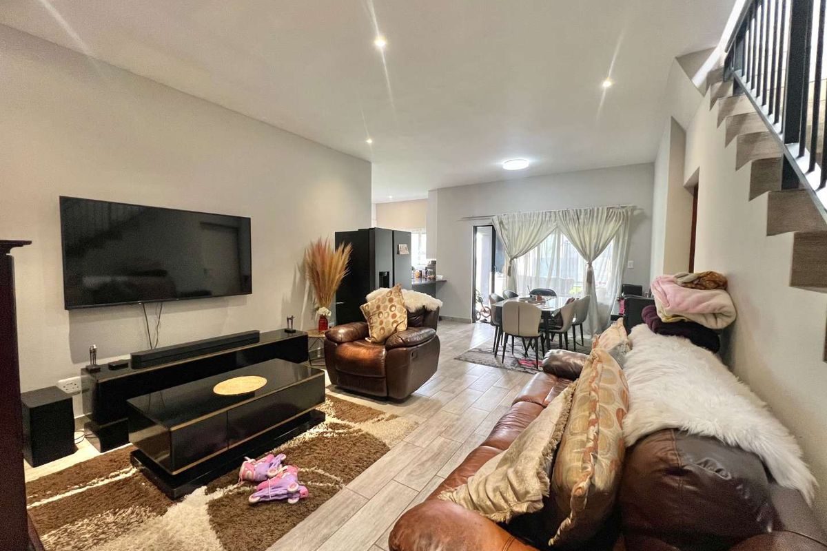 Modern 3-Bedroom, 2-Bathroom Double-Storey Home for Sale - Photo 2