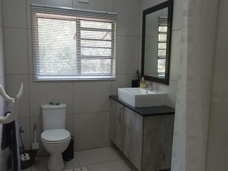 House walking distance from the river in Marloth park - Photo 7