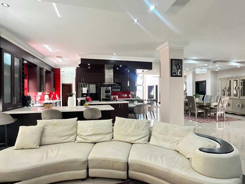 6 Bedroom plus Staff room - Furniture optional - Photo 10