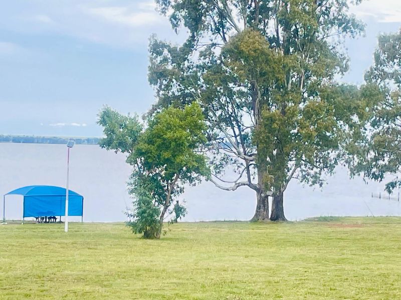 Picturesque Vacant Stand with Stunning Dam Views in Vaal Marina. - Photo 10