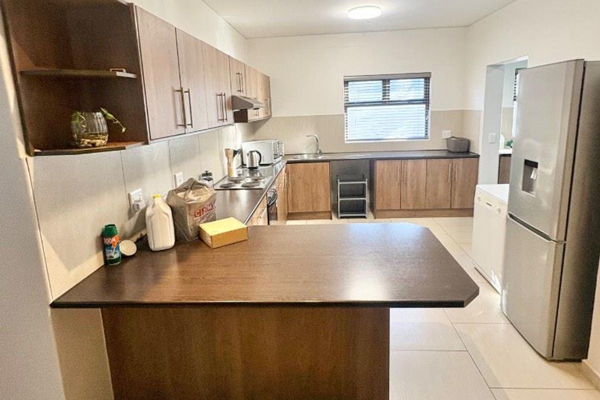 3 Bedrooms Townhouse To Rent in Walvis Bay Central - Photo 2