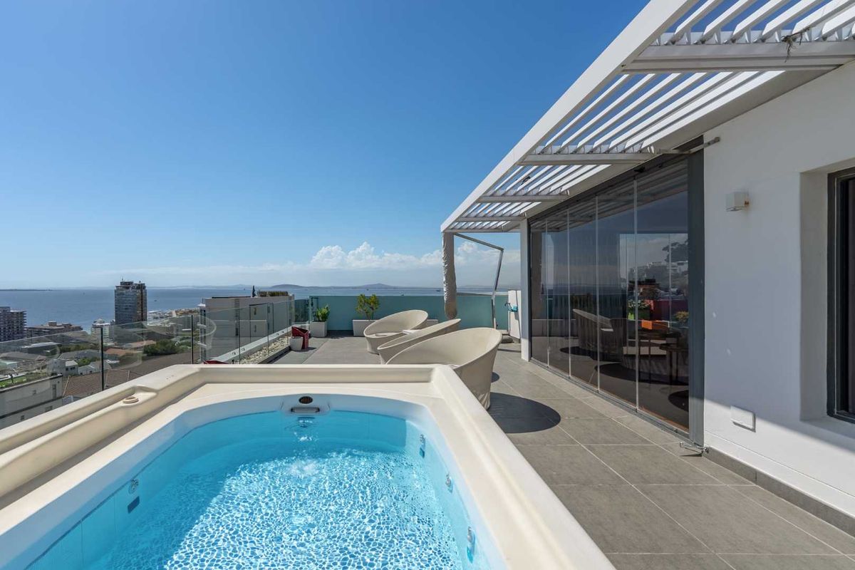 Skyline Penthouse Masterpiece in Sea Point - Photo 3