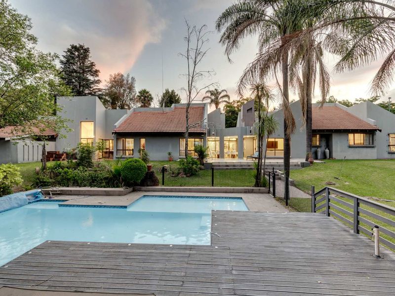 FOR SALE 4 BEDROOM FAMILY HOME - WITH DEVELOPMENT POTENTIAL!!! - Photo 4