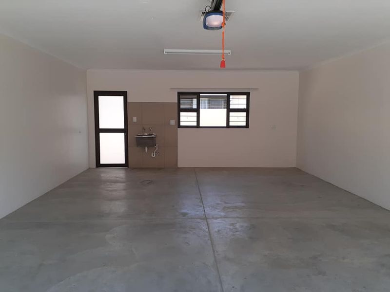 Brand new spacious 3 bedroom well designed townhouse for sale in Okahandja. - Photo 10