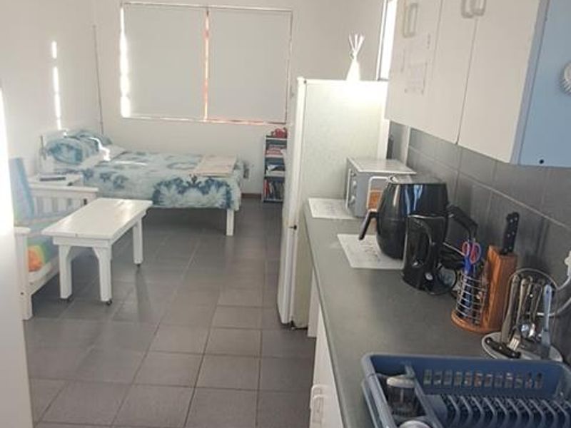 Upmarket Flatlets to Rent - Summerstrand - Photo 10