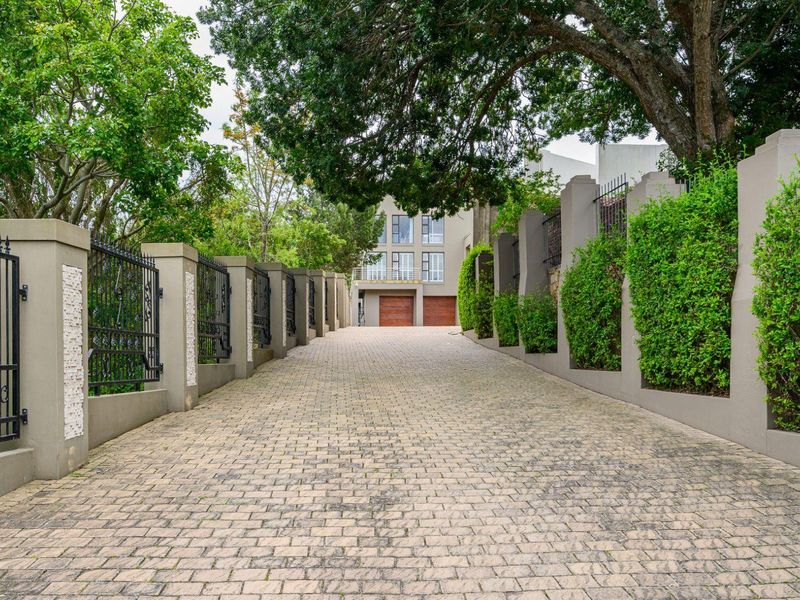 Stunning Upmarket Property in Mill Park with Breathtaking Views! - Photo 7