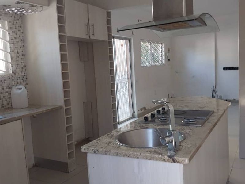 Renovators dream - Photo 3