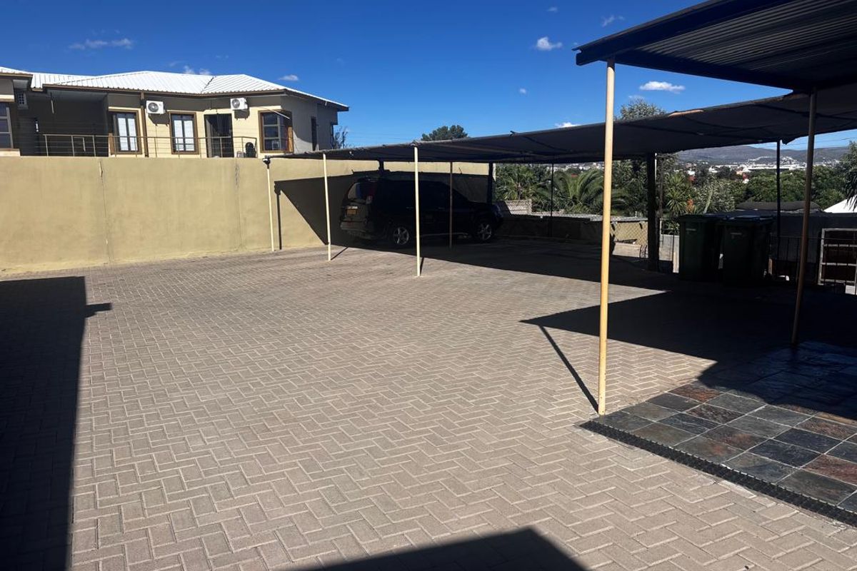 Windhoek West: 4 Bedroom house with Flat is For Sale - Photo 4