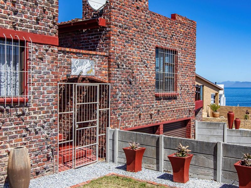 Location Perfection - Photo 2