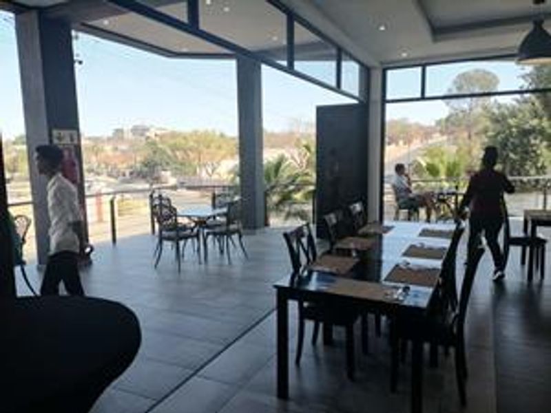 Business building for sale - Photo 9