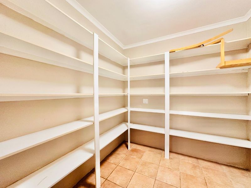 4 Bedroom House to Rent in Dainfern Golf Estate - Photo 7