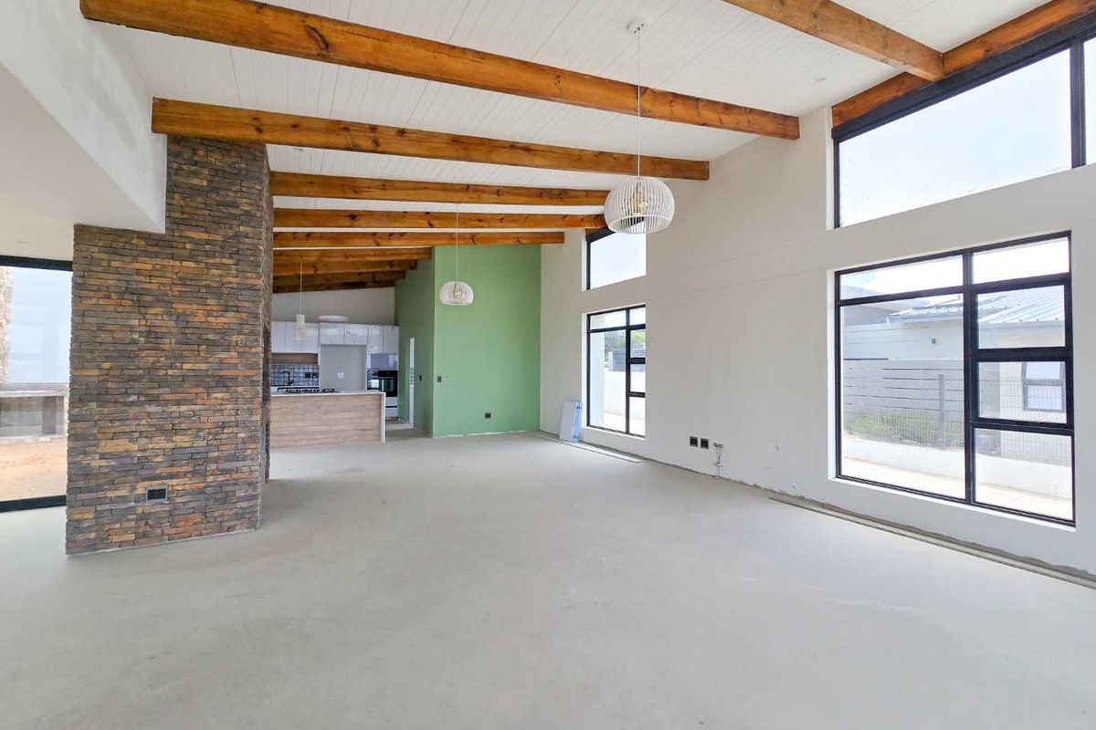 Embrace luxurious coastal living in Skulpiesbaai Estate. - Photo 3
