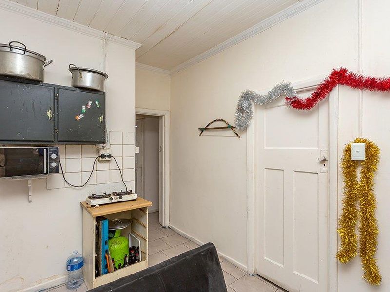 3 Bedroom Home with Value Potential in Brooklyn - Photo 5