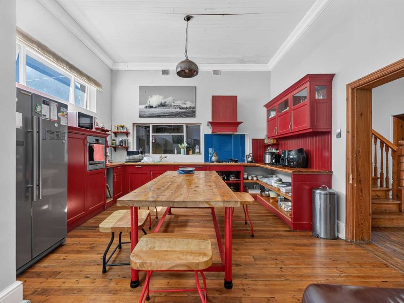 Exceptional Investment Opportunity in Prime Oranjezicht R15 300 000 Including VAT - Photo 10
