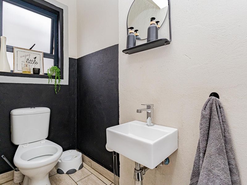 Modern Family Townhouse in Pretoria's Premier 24-Hour Security Estate! - Photo 8