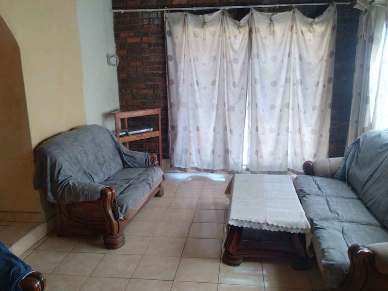 3 bedrooms house for sale in Soshanguve HH - Photo 9