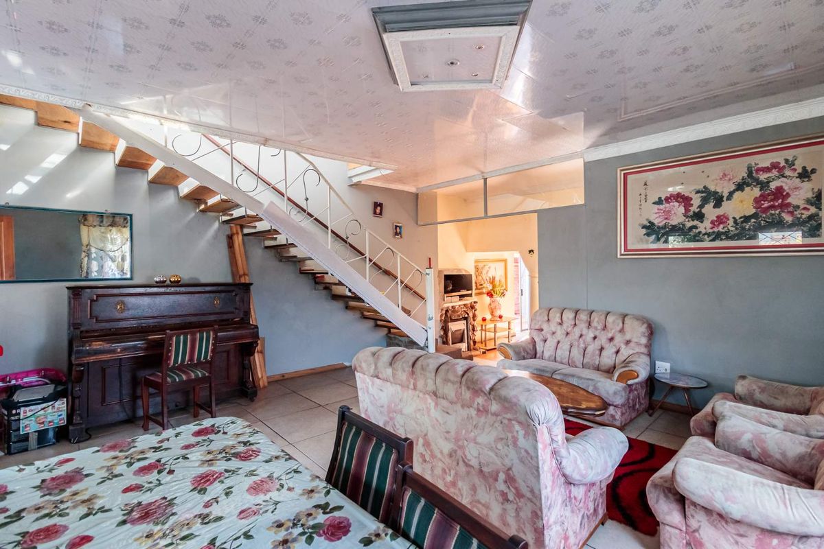 Family Home For Sale - R650 000 Neg - Photo 4