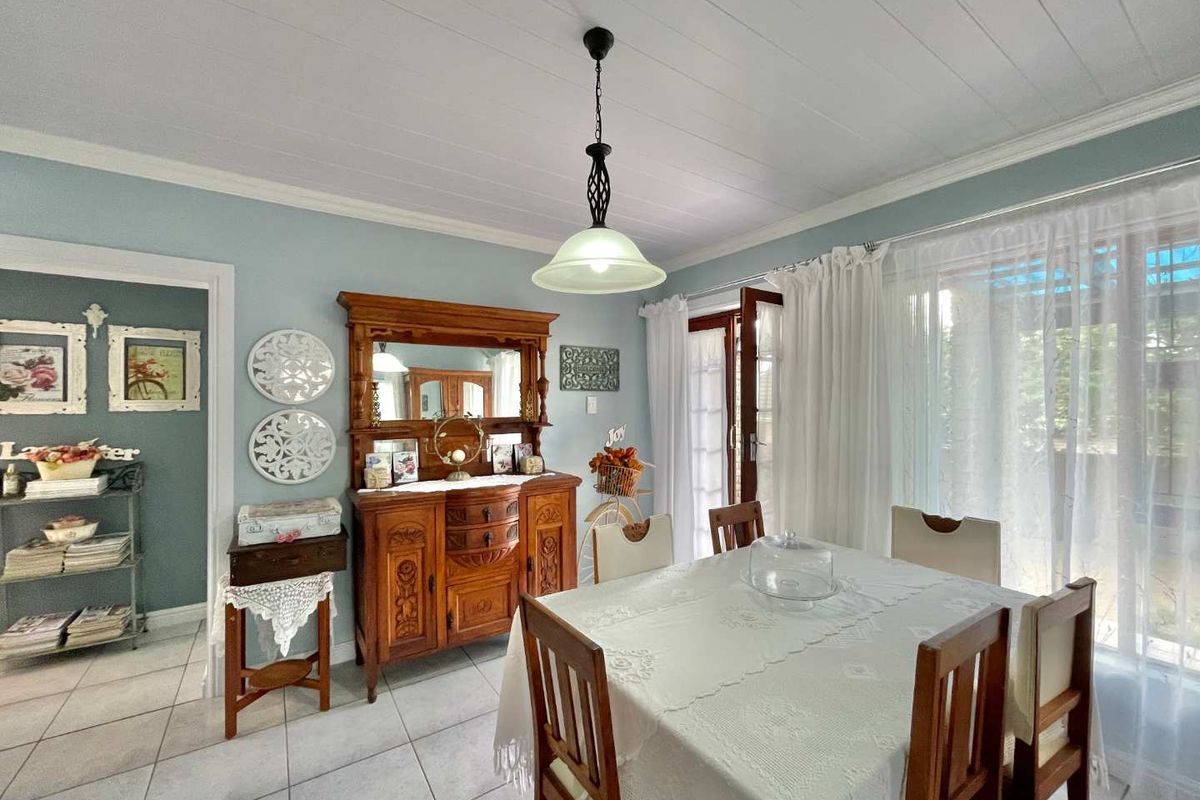 Prestigious Hartenbos Heuwels Home | 4 Bedrooms | Green Belt Views & Exceptional Privacy - Photo 5