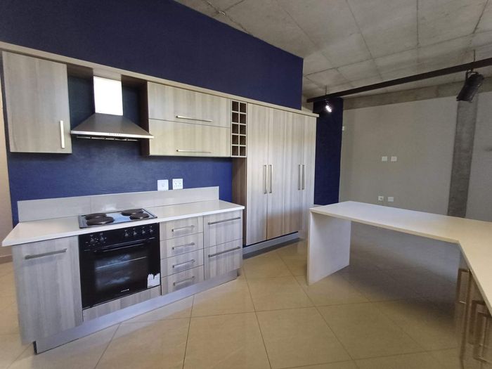 Property #2256343, Townhouse For Sale in Eros Park