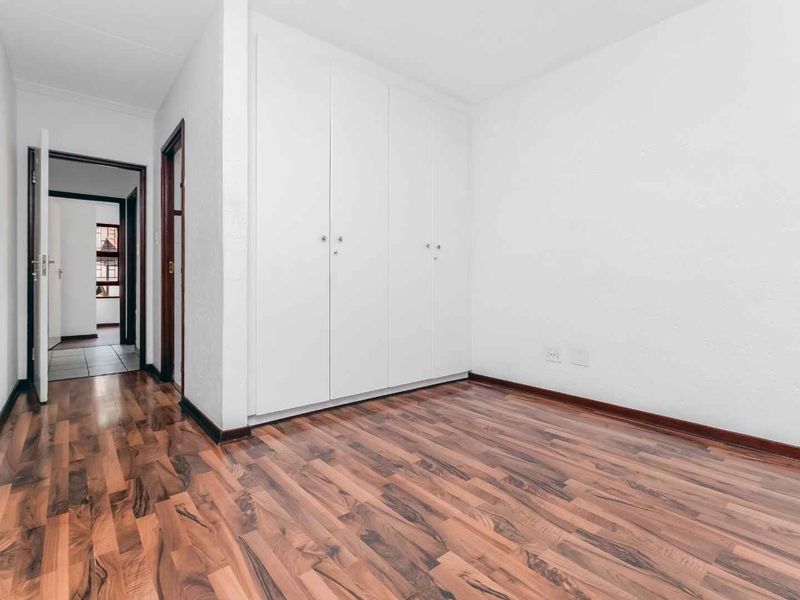 2 BEDROOM APARTMENT/FLAT FOR SALE IN LONEHILL - Photo 9