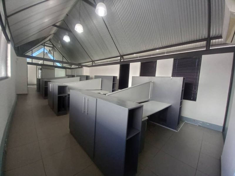 NEAR MAERUA TO LET - MODERN OFFICES - Photo 2