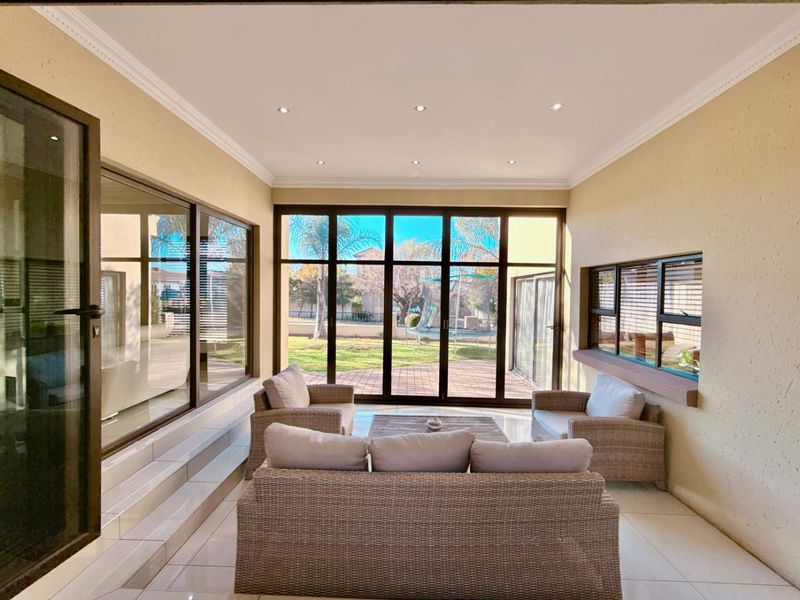 A Contemporary Corner-Stand Home  for Sale in Blue Valley Golf Estate - Photo 10