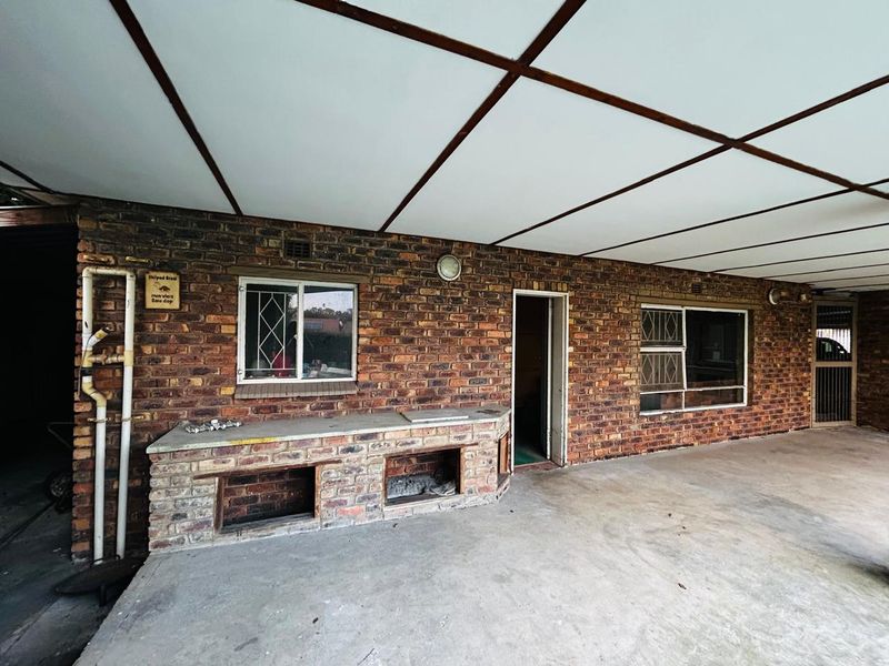 Spacious family home - Photo 4