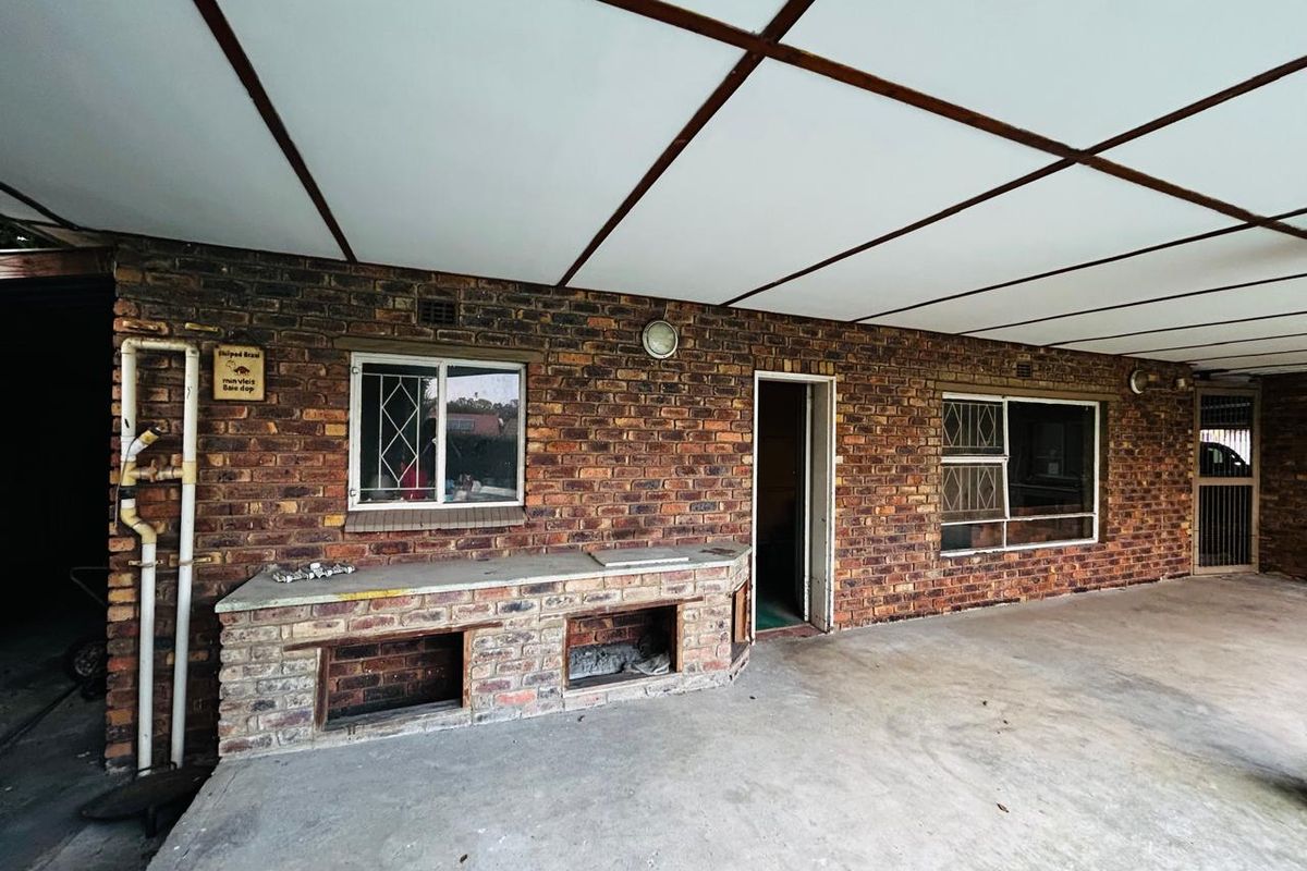 Spacious family home - Photo 4