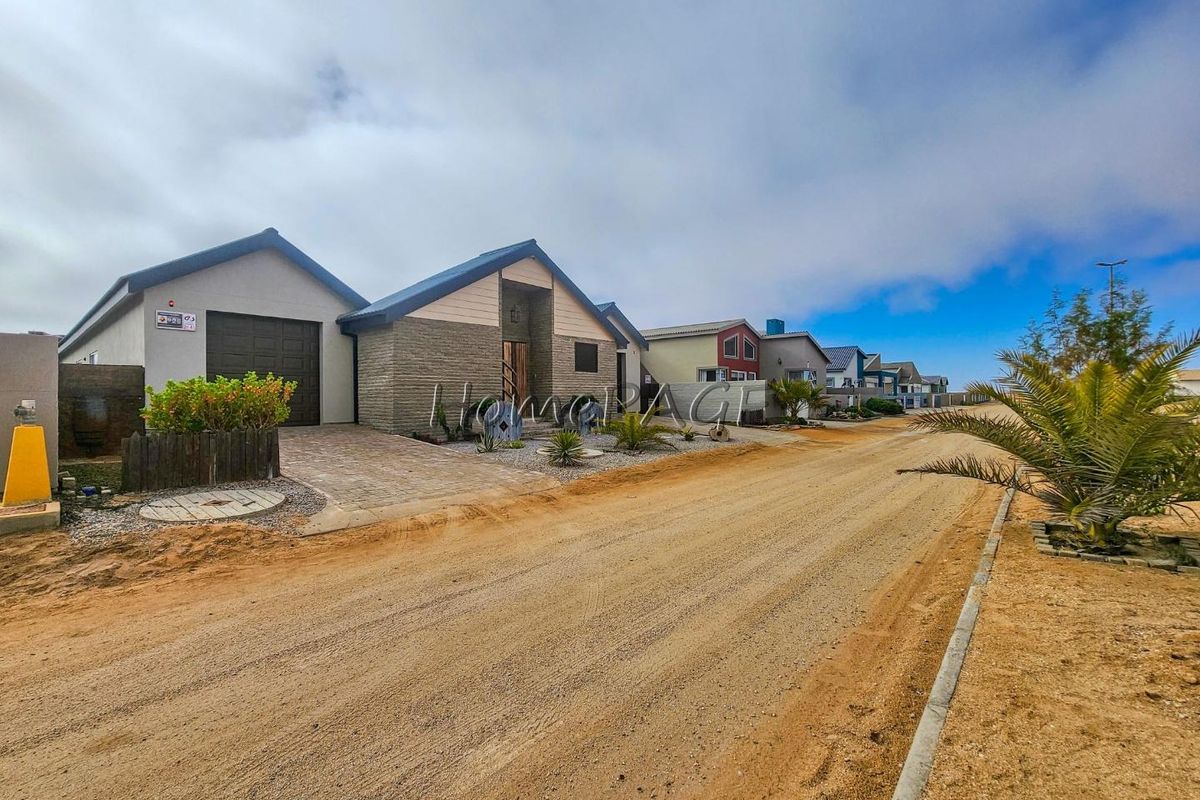 Ext 11 (Sun Bay), Henties Bay:  Thoughtfully designed 3 Bedr home with heated pool is for Sale - Photo 3