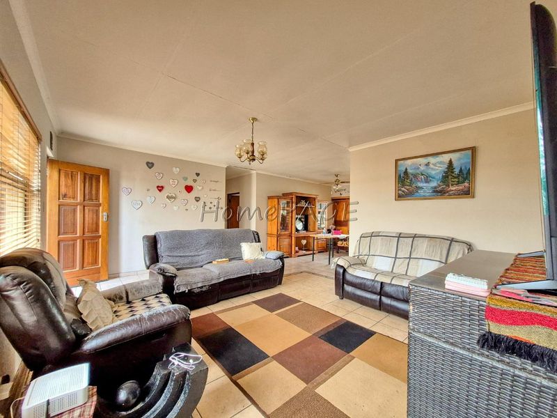 Central, Walvis Bay:  3 Bedr Home IN VERY GOOD AREA is for Sale - Photo 6