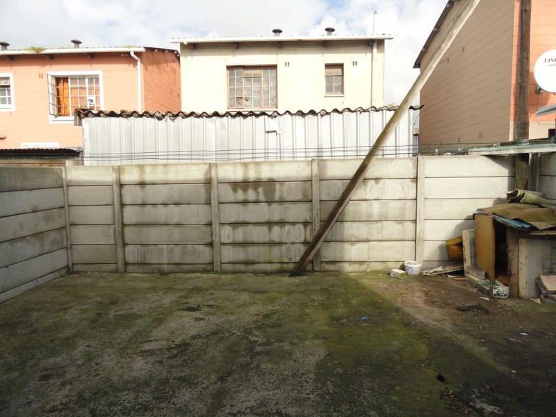 Spacious 2 bedroom maisonette located in Salberau, Elsies River - Photo 4