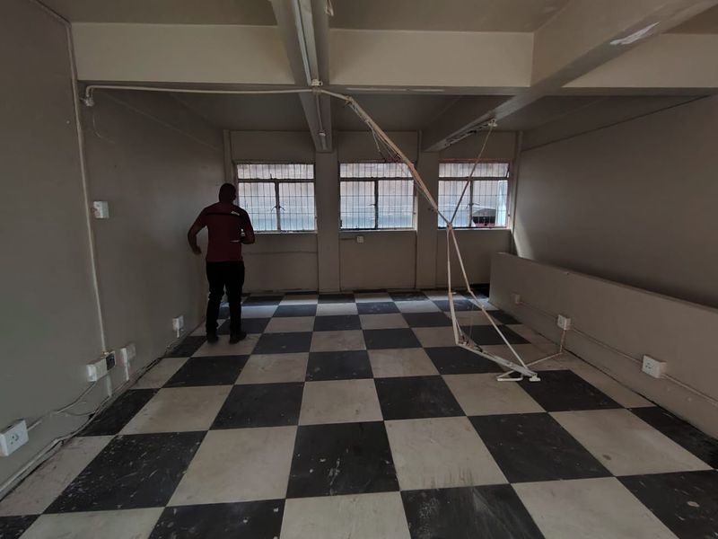Prime Retail Space to Let in the CBD - Photo 7