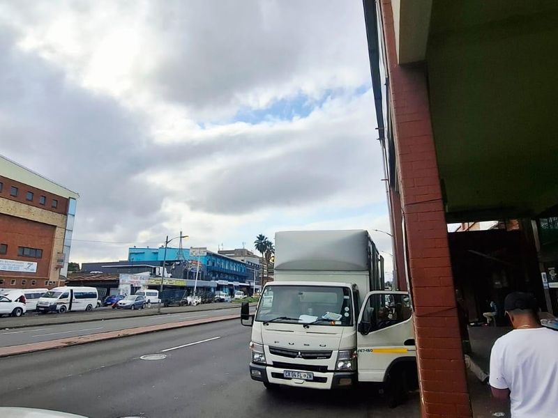 Prime Umgeni Rd Shop for Lease – Perfect for Retail or Workshop! - Photo 6