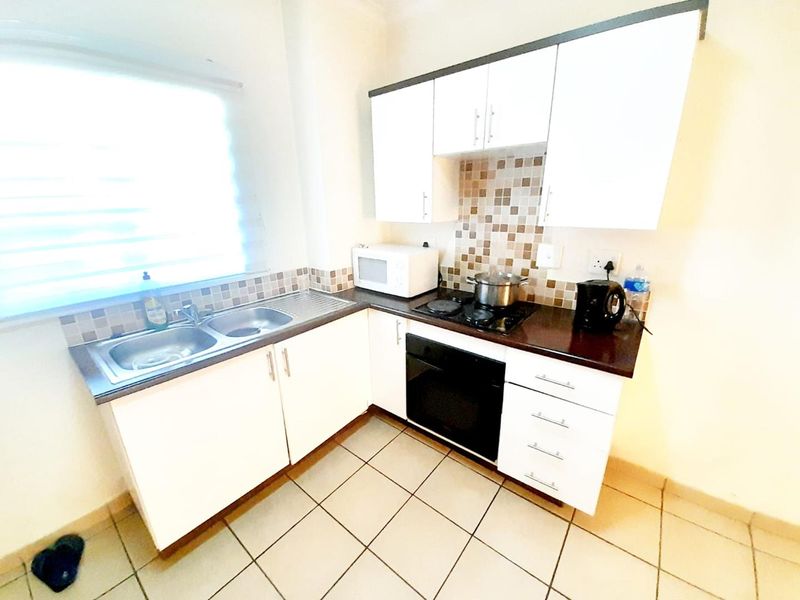 Well maintained ground floor Unit for first time home buyers - Photo 3